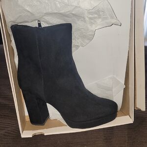 New LC Lauren Conrad Black suede Ankle Boots